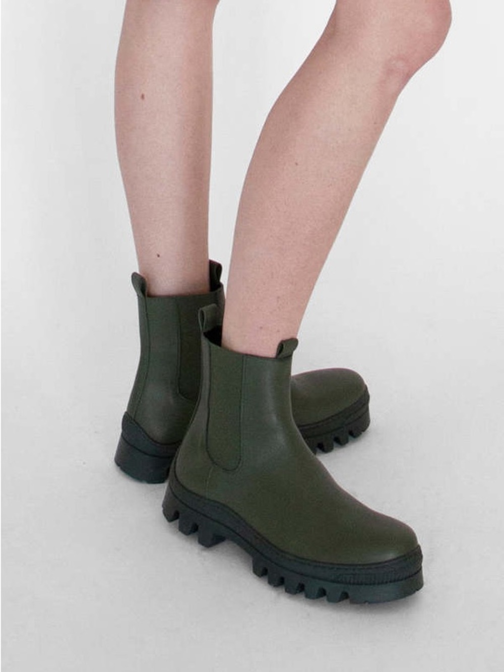 (NWOT) NOMIA NYC Chunky Chelsea Rain Boots in Olive Green
